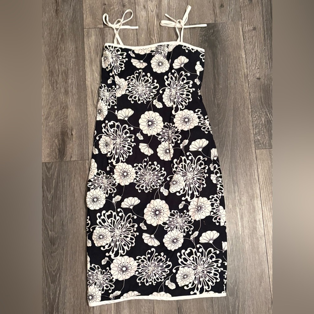 Chic Black and White Floral Midi Dress